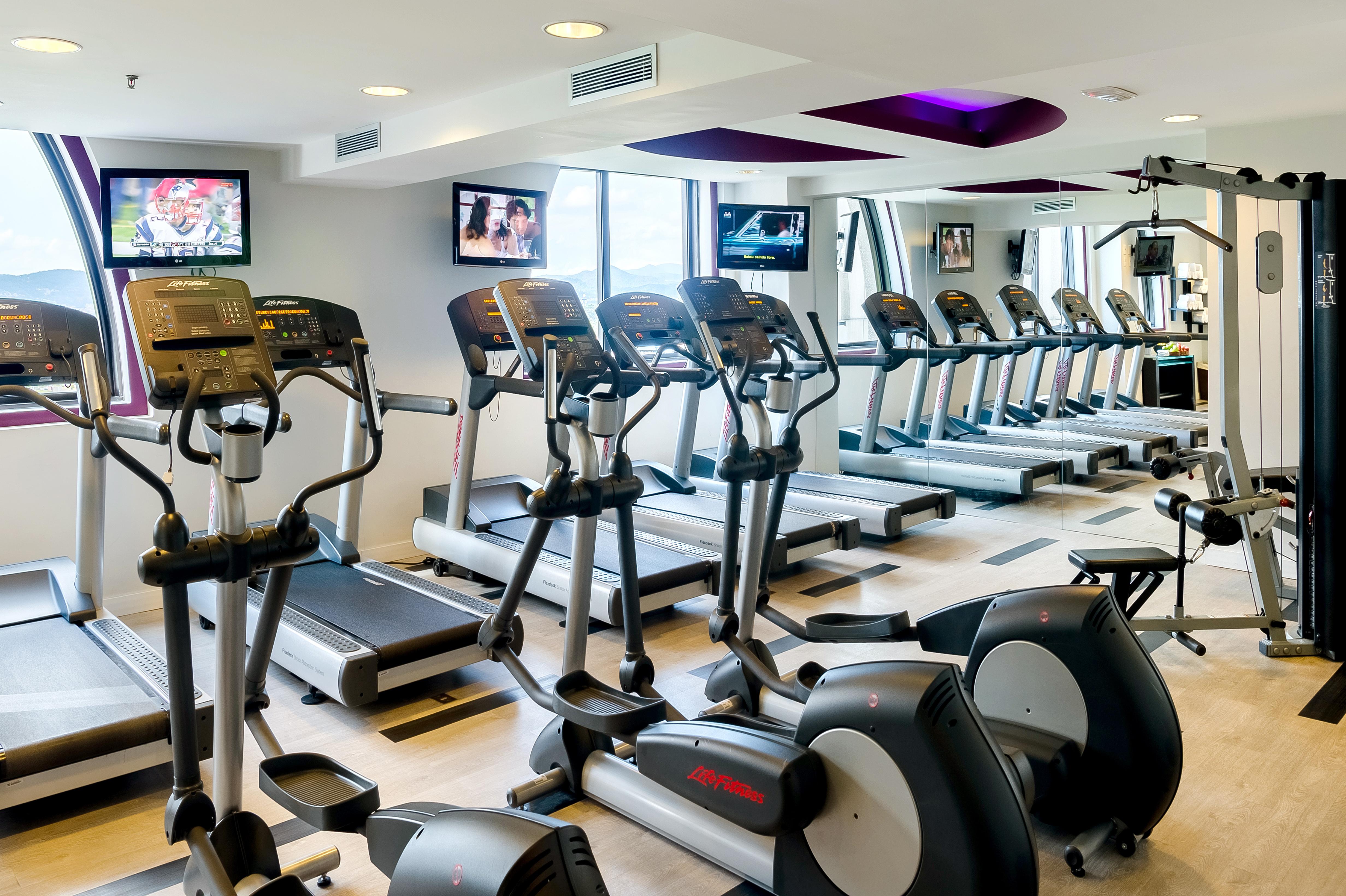 พูลแมน เซา เปาโล กัวรูลโย แอร์พอร์ต Hotel กัวรูยุส ภายนอก รูปภาพ A typical Virgin Active gym